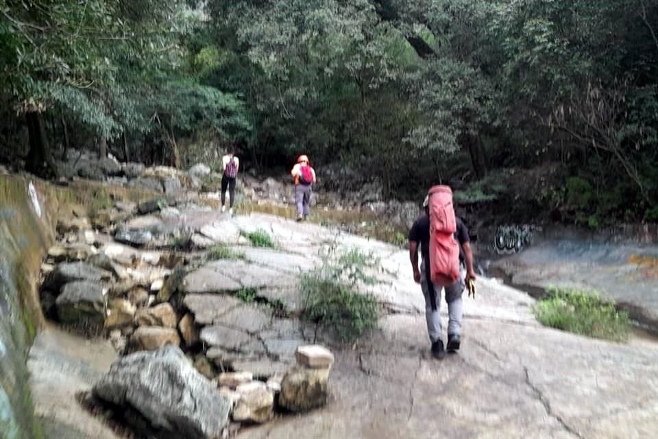 La llamada de auxilio se recibió en la central de emergencias 911 cerca de las 14:00 horas, en el paraje conocido como Las Cascadas.