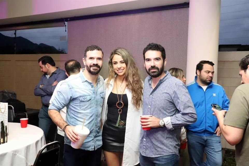 Javier Vázquez, Esmeralda Saucedo y Mauricio Aguilar