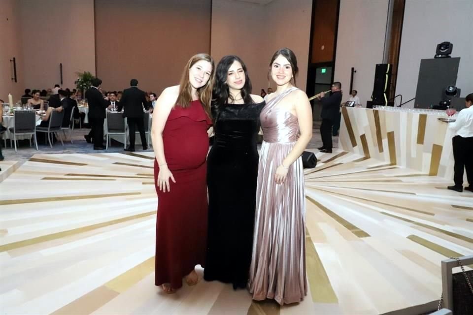 Pamela Treviño, María Paola Omaña y Ninfa Méndez