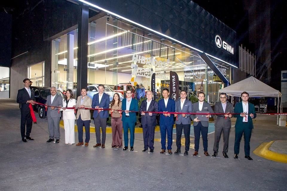 Equipo GWM en inauguración.