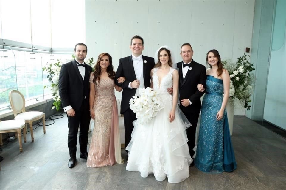 FAMILIA DE LA NOVIA José Juan Elizondo, Myrna Elizondo de Elizondo, LOS NOVIOS, Juan José Elizondo Treviño y Myrna Mariela Elizondo Treviño