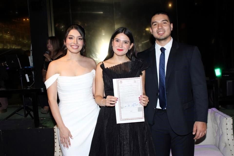 Ana Karen Varela, Alejandra Cano y Marcelo Rodríguez