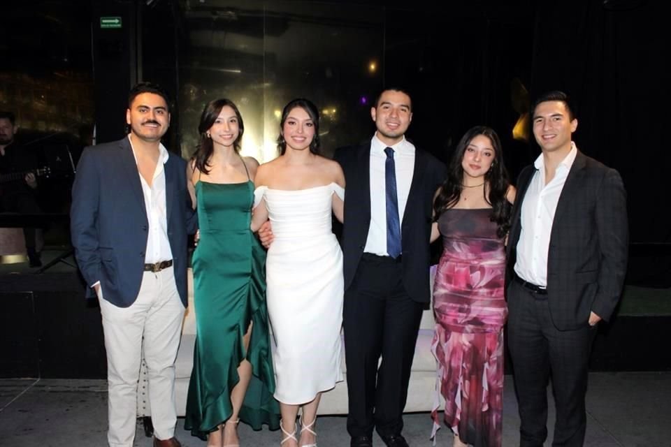 Fernando González, Andrea Chavarría, Ana Karen Varela, Marcelo Rodríguez, Valentina Borja y Andrés Treviño