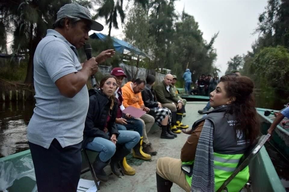 Clara Brugada acudió a las zonas afectadas en Xochimilco, tras las lluvias del domingo.