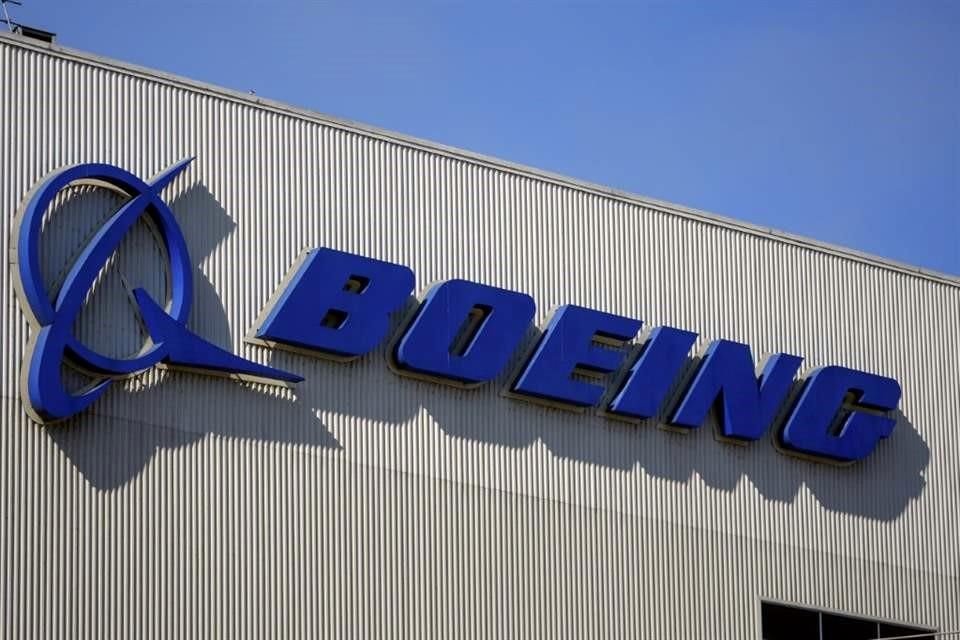 Analistas de S&P calculan que la huelga costará a Boeing unos mil millones de dólares al mes.