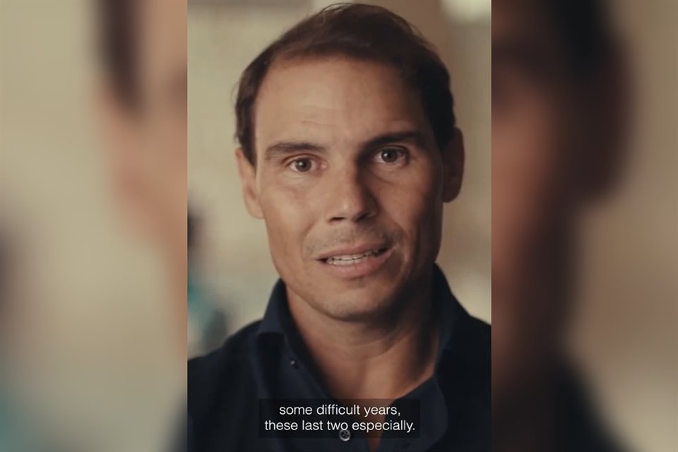 El tenista español Rafael Nadal anunció su retiro en un video que subió a sus redes sociales.