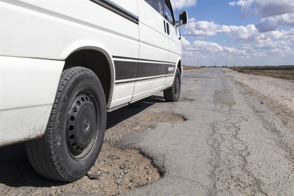 La Presidenta Sheinbaum anunció un programa de bacheo para las carreteras federales del País con el objetivo de lograr subsanar 44 mil km.