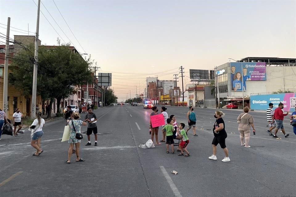 Los vecinos pidieron una respuesta de las autoridades de la Secretaría de Seguridad del Municipio.