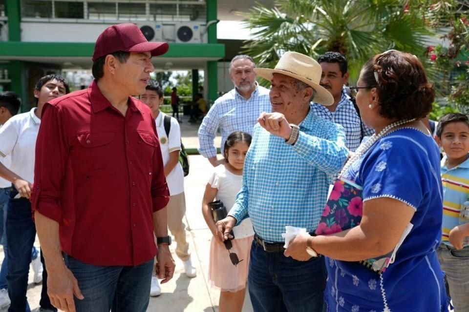 El funcionario federal realizó recorridos por escuelas donde se realizan brigadas de limpieza y aseguró que en los trabajos de atención a la población participan  los tres niveles de gobierno.