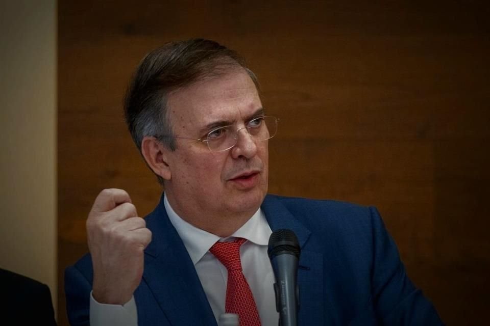 Tras su participación en la entrega del sello 'Hecho en México' a Alpura, aseguró que con las medidas publicadas este día por el USTR, los autos mexicanos tendrían un descuento de entre 40 y 50 por ciento, sobre la tasa que se fijó de 25 por ciento.