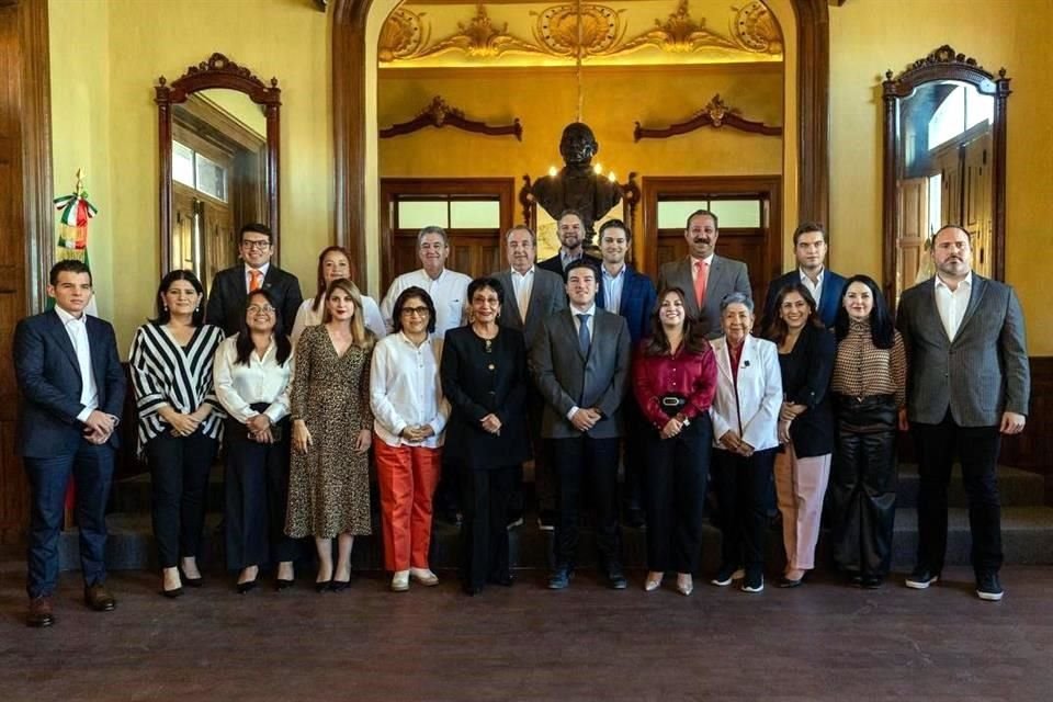 La reunión de Diputados de MC, Morena y PT con el Gobernador Samuel García y Secretarios estatal concluyo a las 15:30 horas.