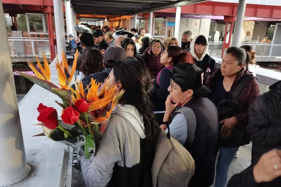 En la estación Tepalcates se encuentran laborando Policías de Investigación y Servicios Periciales de la Fiscalía General de Justicia de la Ciudad.