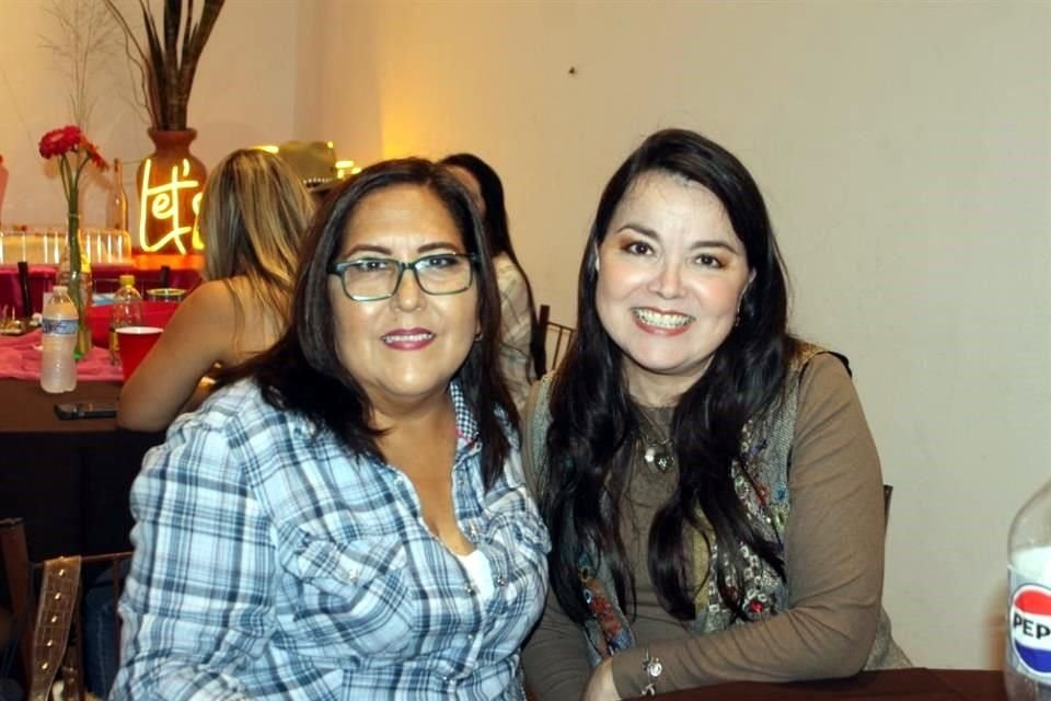 Lupita Pérez y Mónica de Reyna