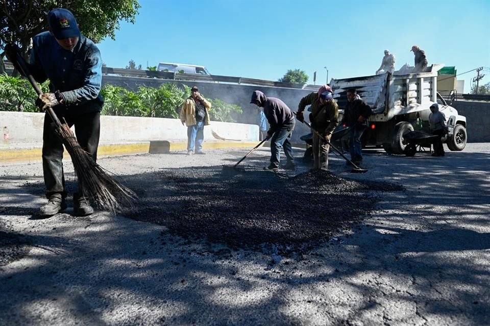 Los automovilistas y motociclistas debían sortear hasta 141 baches en la zona que limita con la Alcaldía Miguel Hidalgo.