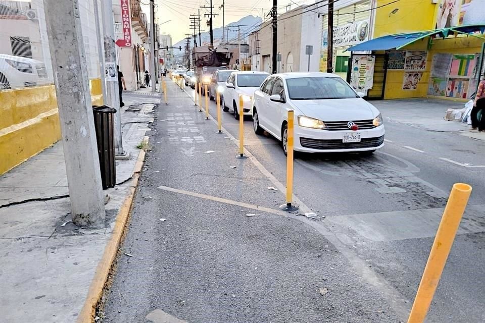 Calles como Matamoros tienen delimitadas futuras ampliaciones de banquetas.