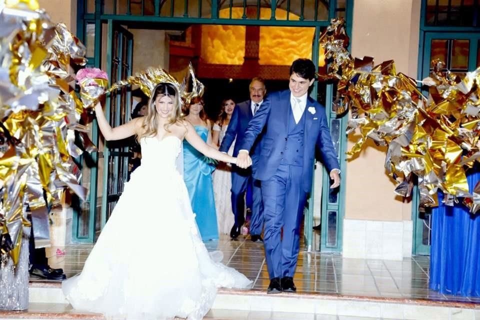 Ennia Gabriela Vanegas García y Adrián Eugenio Mijares Guerra