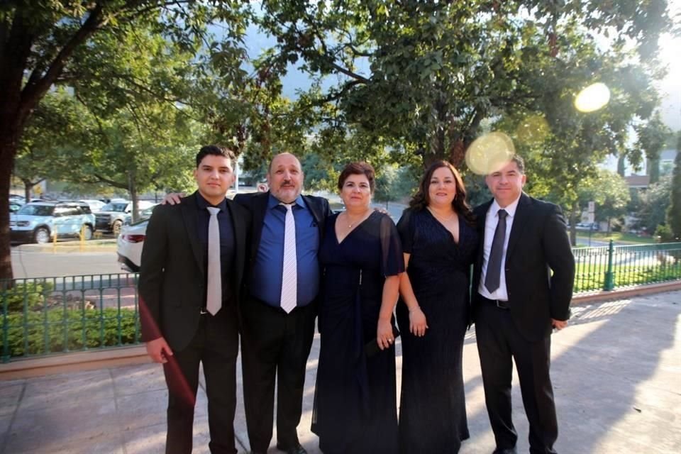 Carlos Guerra, Ignacio Guerra, Juany Guerra, Mayra García y Mauro Mendoza