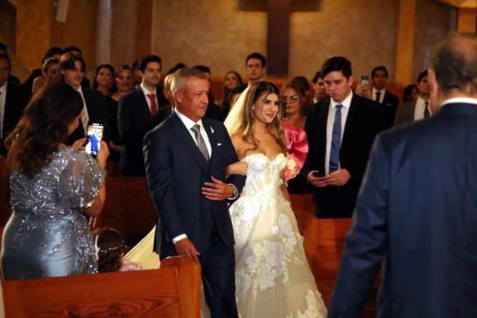 La novia con su papá, Rolando Vanegas Quezada
