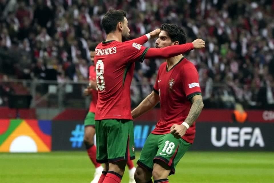 Bernardo Silva abrió el partido para los lusitanos en Polonia tras una gran asistencia de Bruno Fernandes.