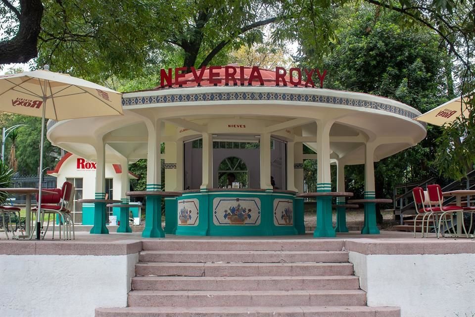 Frente al Lago Mayor y entre áreas verdes de la Primera Sección fue abierta la décima sucursal de la nevería en la Ciudad.