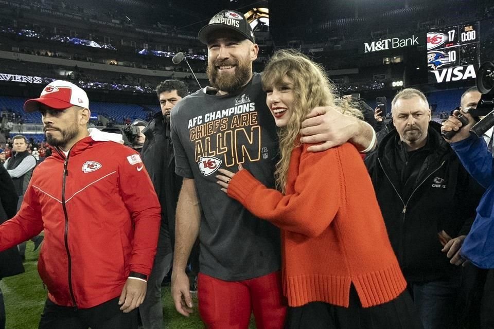 Taylor Swift y Travis Kelce han estado muy activos este fin de semana, saliendo a cenar de forma romántica a restaurantes de Nueva York.