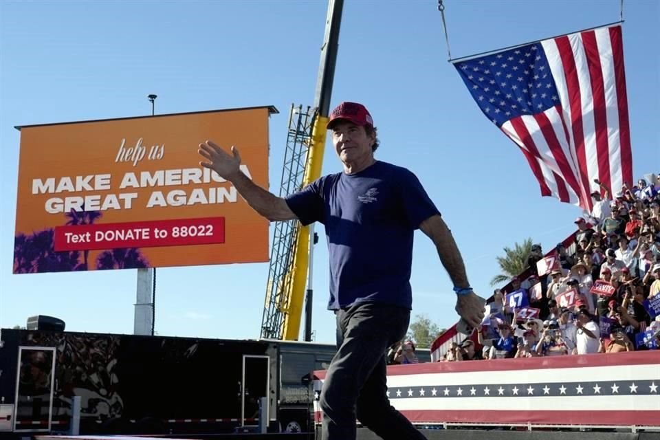 El actor de 'La Sustancia', 'Reagan' y 'El Día Después de Mañana', fue uno de los oradores principales en un rally de Trump organizado en Coachella, California.