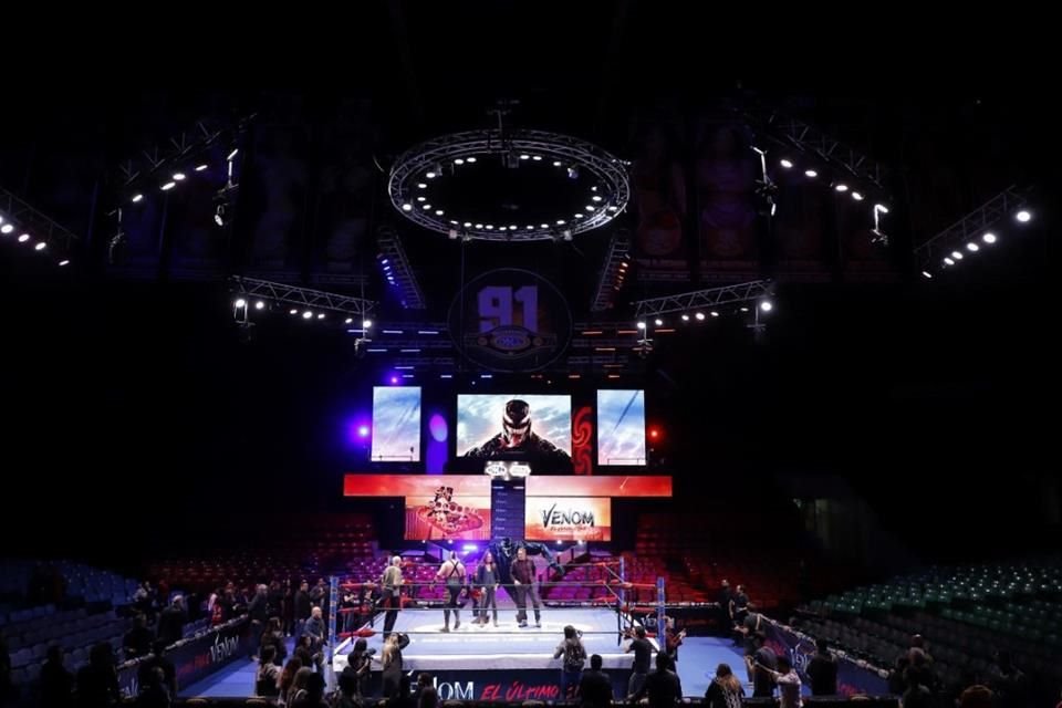 La Arena México se convirtió en el escenario ideal para recibir al actor protagonista.