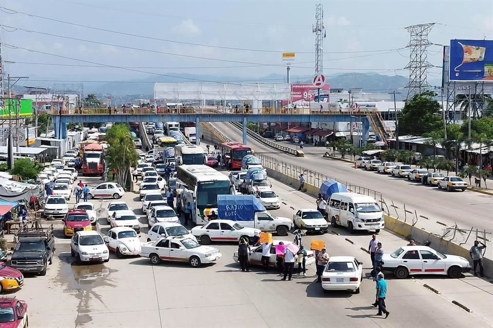 Los inconformes exigen seguridad a las autoridades.