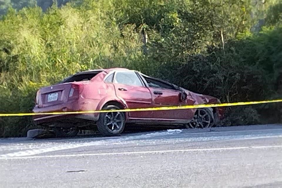 Un conductor es atacado a balazos en la Carretera Nacional, en Montemorelos, y es trasladado a un hospital; cierran un carril al sur.