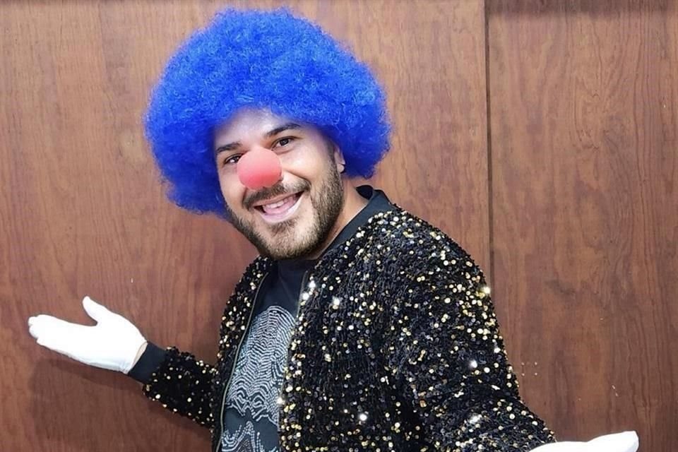El productor del programa El Club de Lázara Salazar, aseguró que nunca ha recibido línea de nadie para crear el contenido de los videos cuando da vida al personaje de 'Bombito, el Payaso Tecnicolor'.