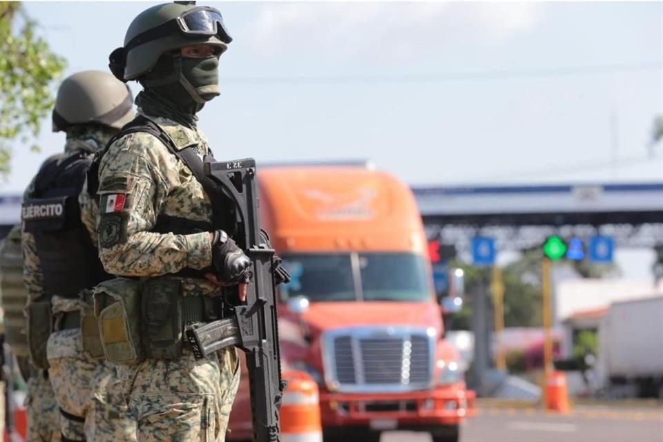 Otros 150 elementos de la Sedena llegaron este martes a Culiacán, Sinaloa, debido a que crímenes y ejecuciones continúan en la entidad.