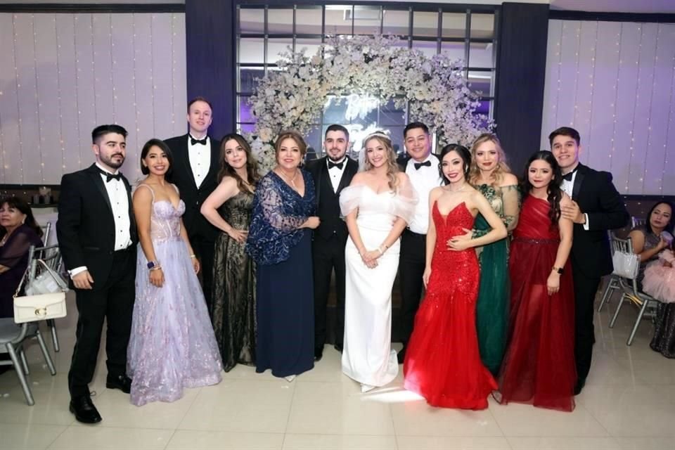 FAMILIAS DE LOS NOVIOS Manuel Peña, Karly Guardado, Max Bauer, Mayra Peña, Amalia García, LOS NOVIOS, Azeneth Morales, María Verónica González Escobedo, Nayeli Herrera González, Luis Eugenio Gómez