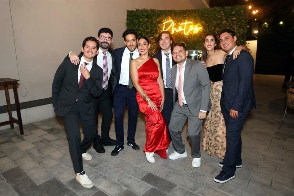 Carlos Viveros, Hansel Valdez, Jorge Aguilar, Ana Karen Cavazos, Jonathan Leza, Mauricio Cueta, Jéssica González y Jorge Chapa