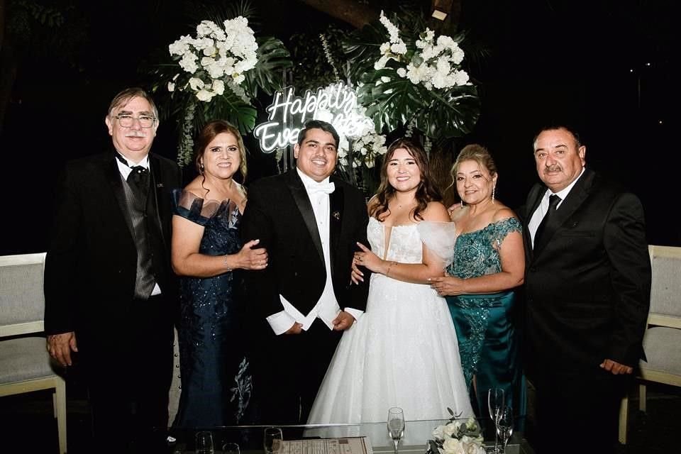 Alejandro Vargas Martínez y Silvia Patricia Hernández de Vargas, LOS NOVIOS,  Elia Gabriela Arzola Morato y Jorge Arzola Morato