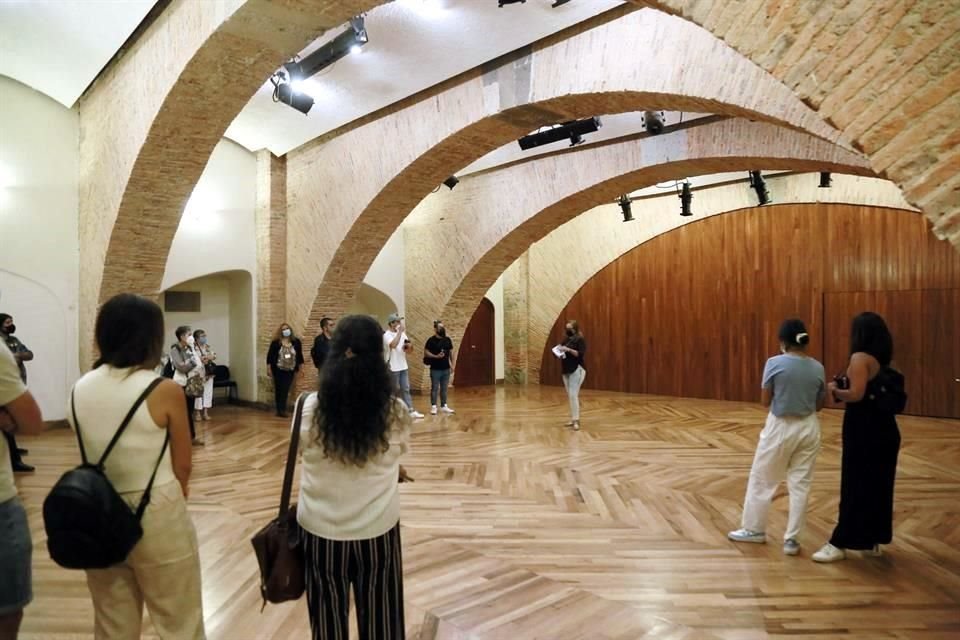 Para poder ser parte de estos recorridos hay que llegar a las taquillas del teatro, que estarán abiertas desde las 10:00 horas. El costo de entrada es de 50 pesos.
