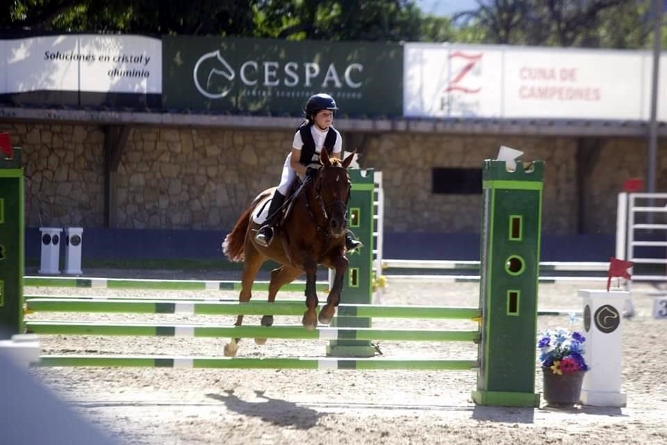 Catalina Rodríguez montando a 'Deseada'