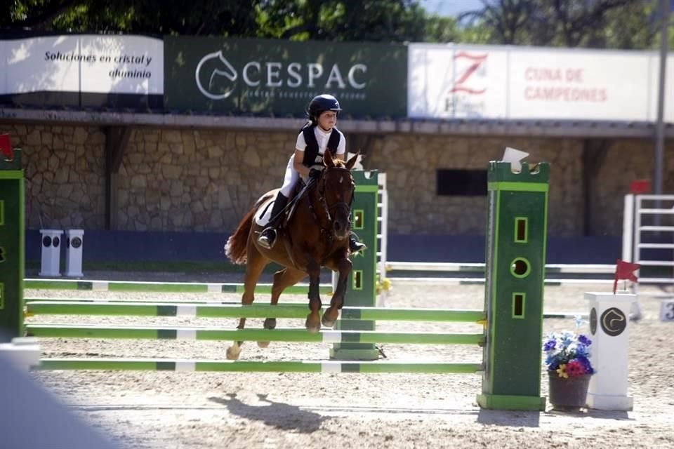 Catalina Rodríguez montando a 'Deseada'