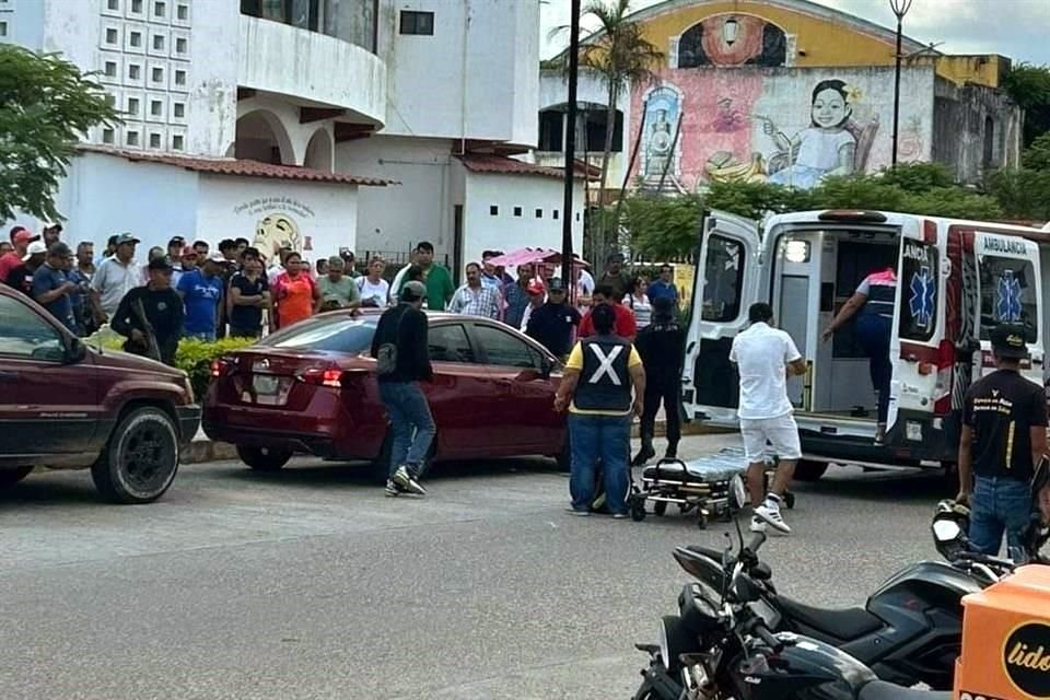 El ex mando se encontraba a bordo de un vehículo Versa rojo junto a su hija.