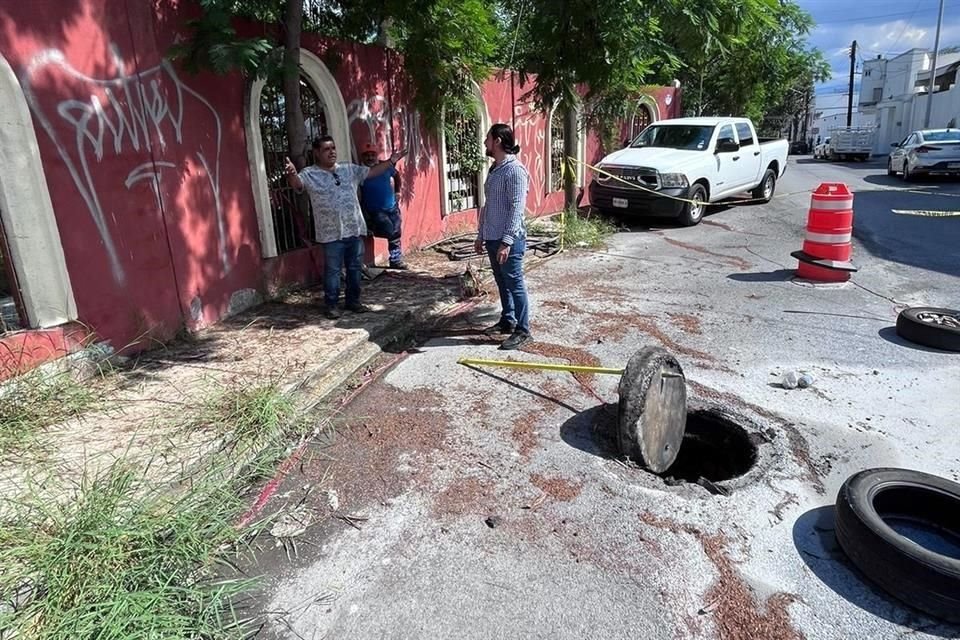   Los vecinos de la Colonia Cedros denunciaron que el socavón se formó hace más de un mes en el cruce de las calles Tequila y Ombú.