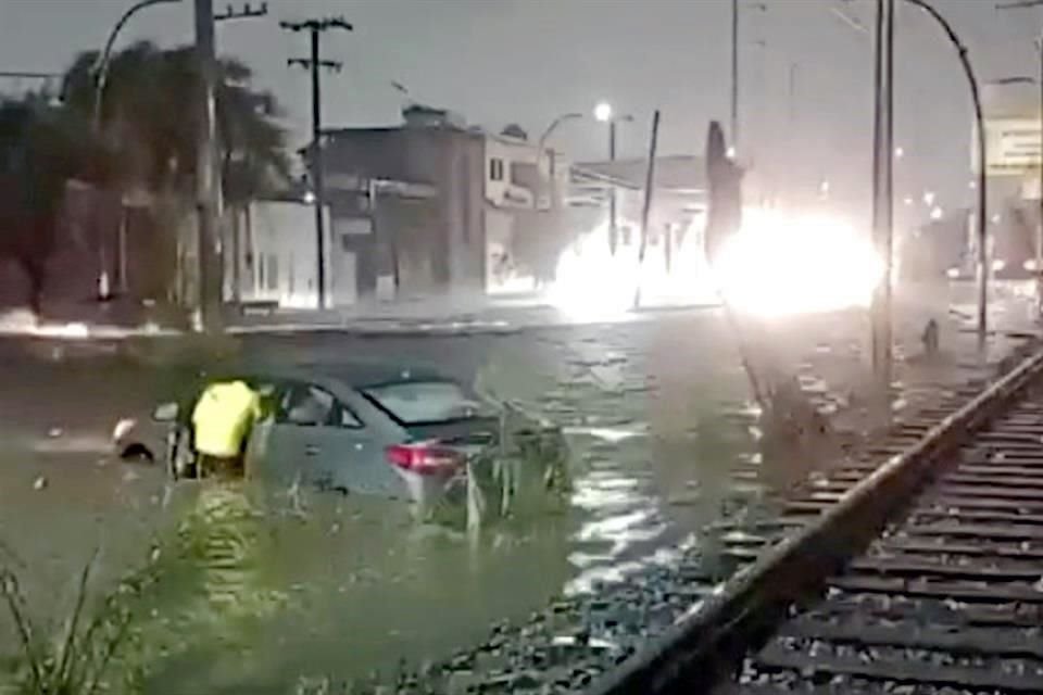 Protección Civil de Nuevo León informó que los municipios con mayores afectaciones fueron Monterrey, San Nicolás, Apodaca, Juárez y Cadereyta.