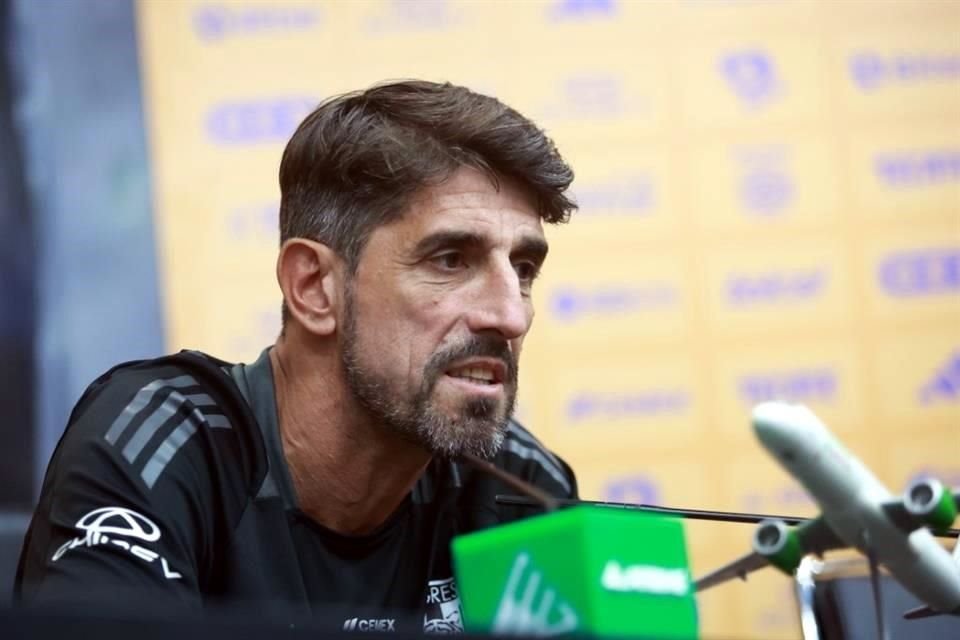 Veljko Paunovic espera un gran triunfo de su equipo en el Clásico Regio.