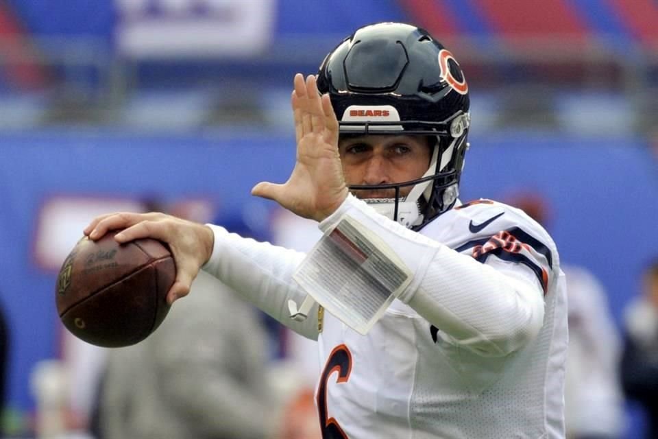 El ex quarterback de la NFL, Jay Cutler, fue arrestado el jueves por manejar ebrio.