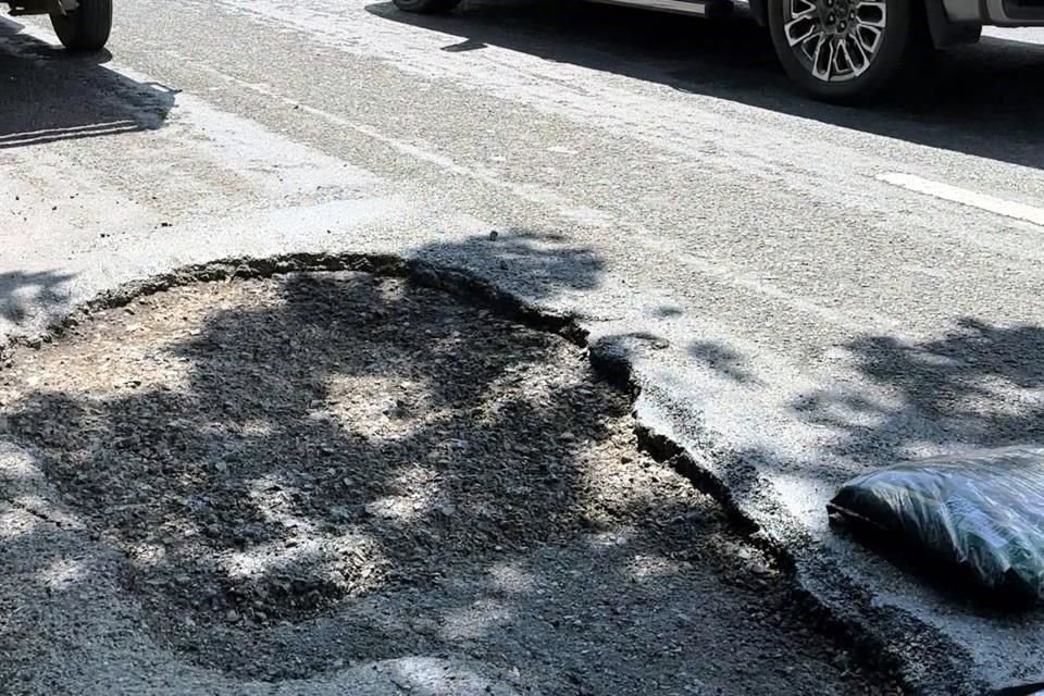 Algunos de estos daños abarcan hasta dos metros de largo, mientras que otros son pequeños, pero profundos.