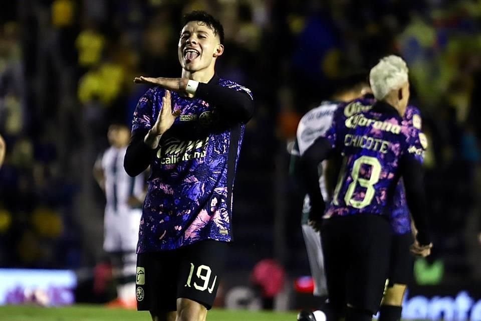 Illian Hernández anotó el segundo a siete minutos del final para empezar a sellar la victoria del América.