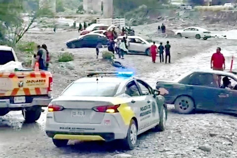 Por las lluvias registradas, el Río Santa Catarina acumula agua en diferentes sectores del afluente, principalmente en el interior del parque.