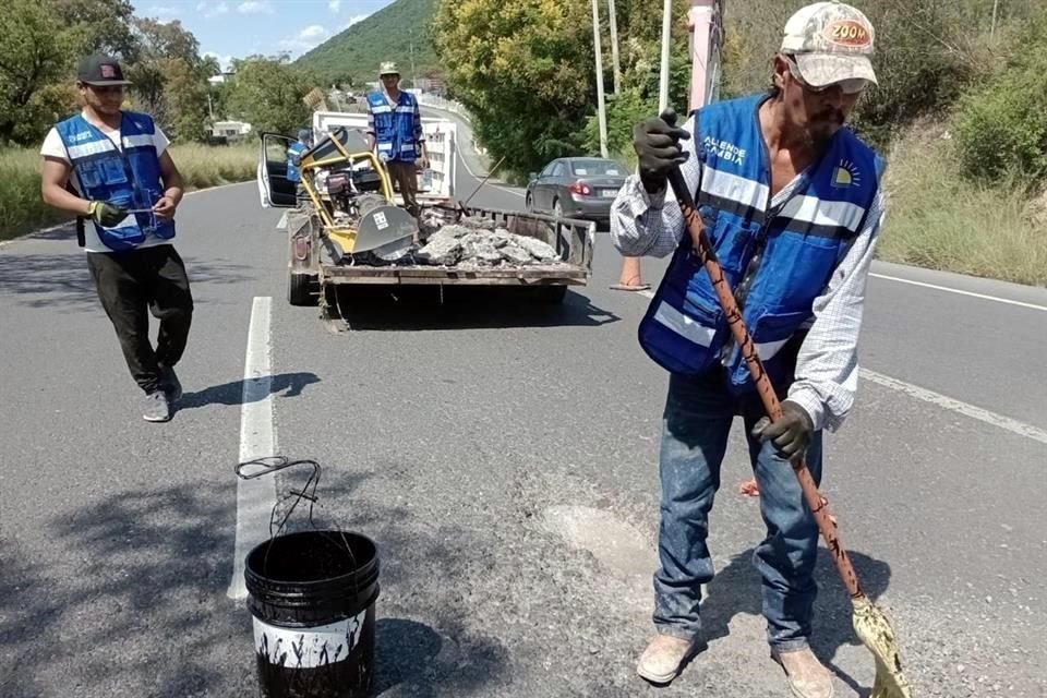 Los Alcaldes coincidieron en que los daños en la carpeta asfáltica de la carretera ya han ocasionado daños a los vehículos y hasta accidentes.