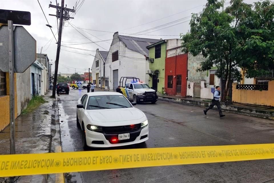 Autoridades cerraron calles alrededor de los puntos donde fueron hallados los restos.