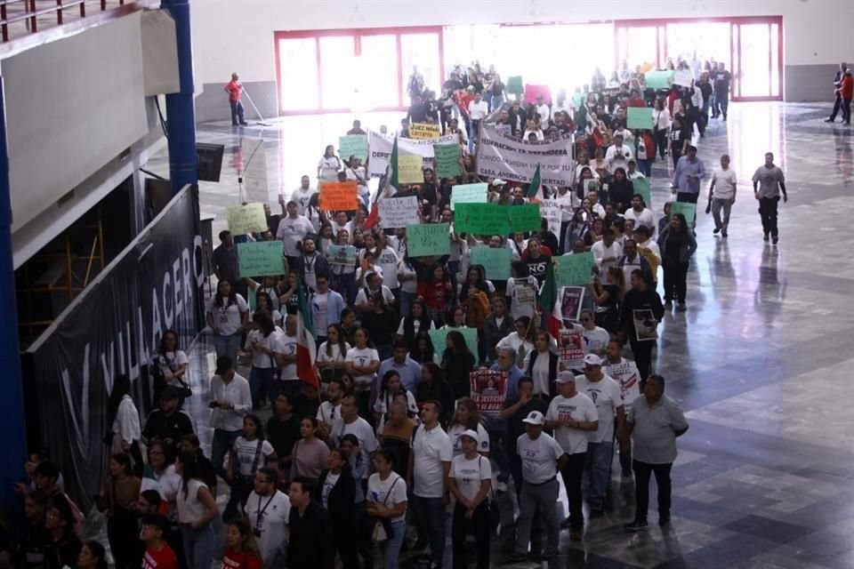 Los manifestantes ingresaron al edificio.