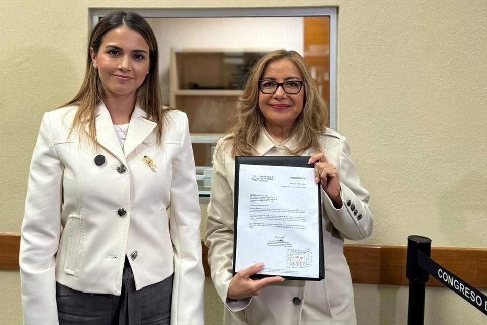 La presidenta de la Mesa Directiva del Congreso local, Lorena de la Garza (izq) y Olsa Susana Méndez, titular de la Comisión Estatal de los Derechos Humanos (der).