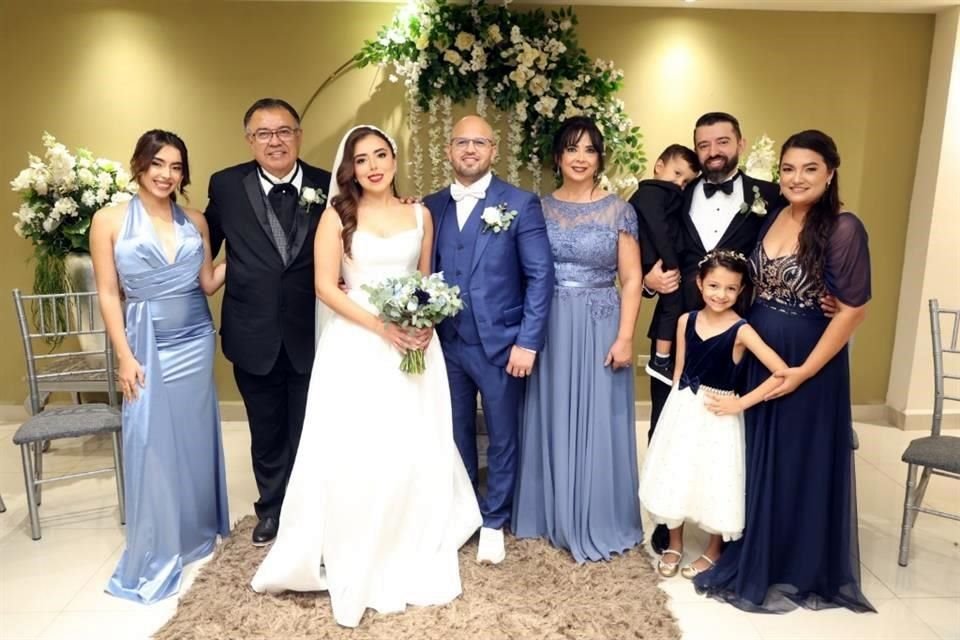 FAMILIA DE LA NOVIA Larisa Cárdenas García, José Ricardo Cárdenas Ayala, LOS NOVIOS, Laura García de Cárdenas, Rodrigo Cárdenas, Ricardo Cárdenas García, Yaneth Ochoa de Cárdenas y Rebeca Cárdenas Och